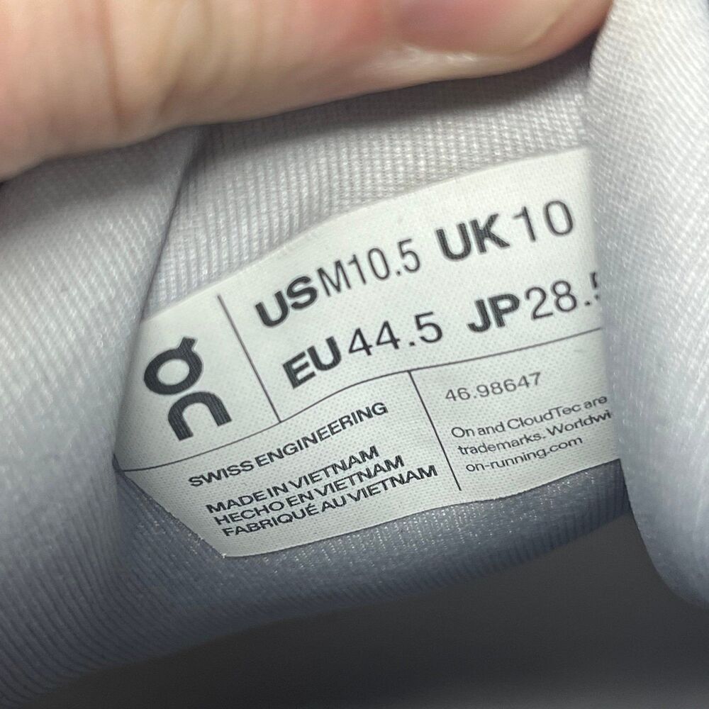 On Cloud Cloudrunner Glacier Grey Black Athletic … - image 8